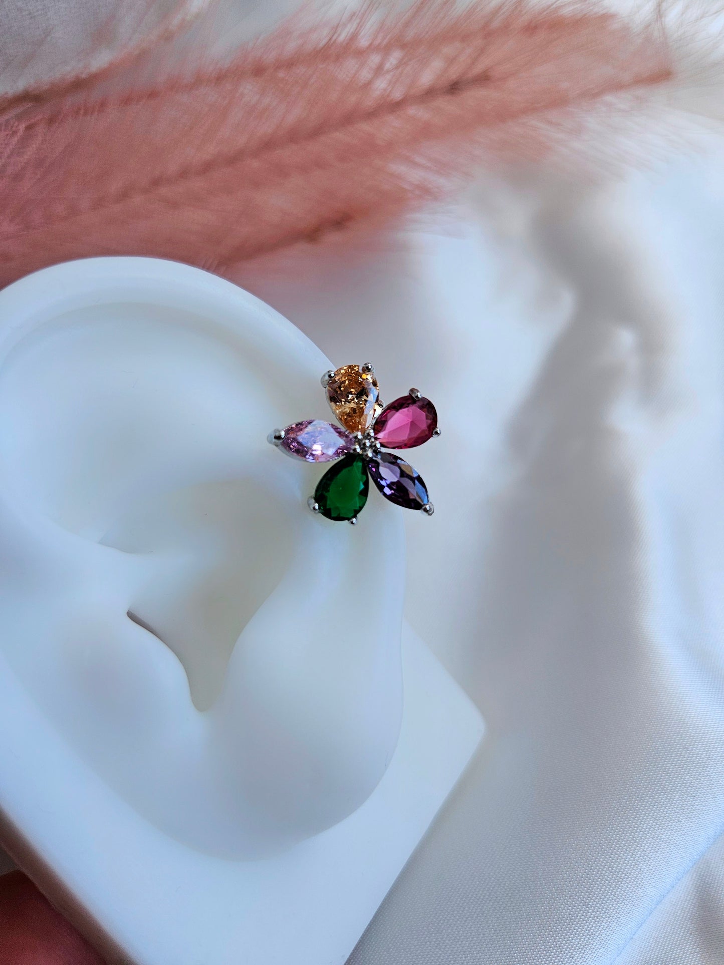 Ear cuff Lily