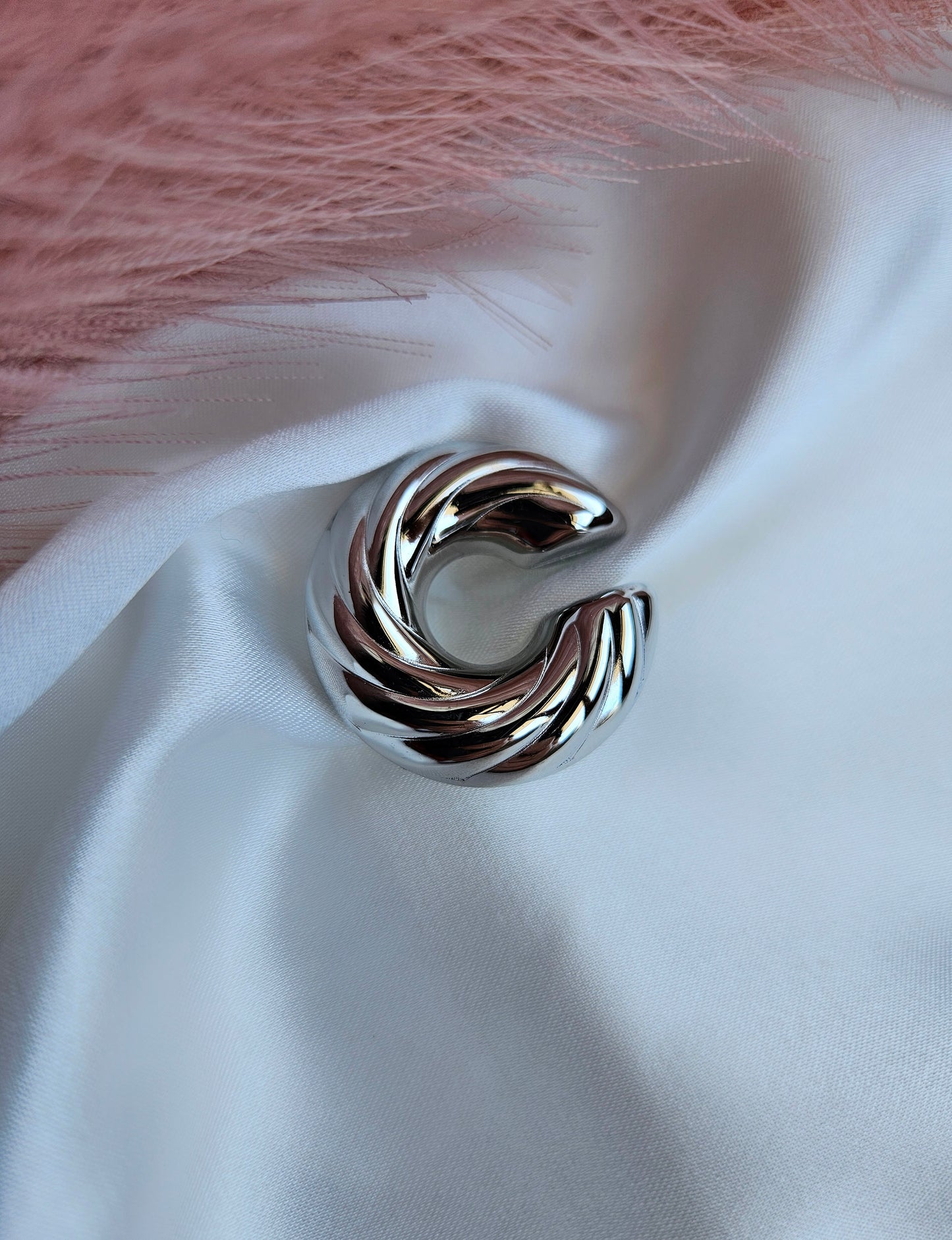 Ear Cuff Chubby Big Twist