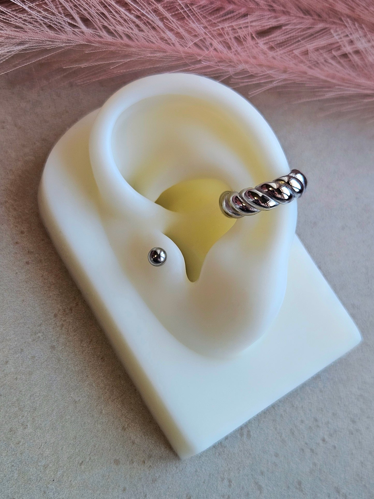 Ear cuff Twist