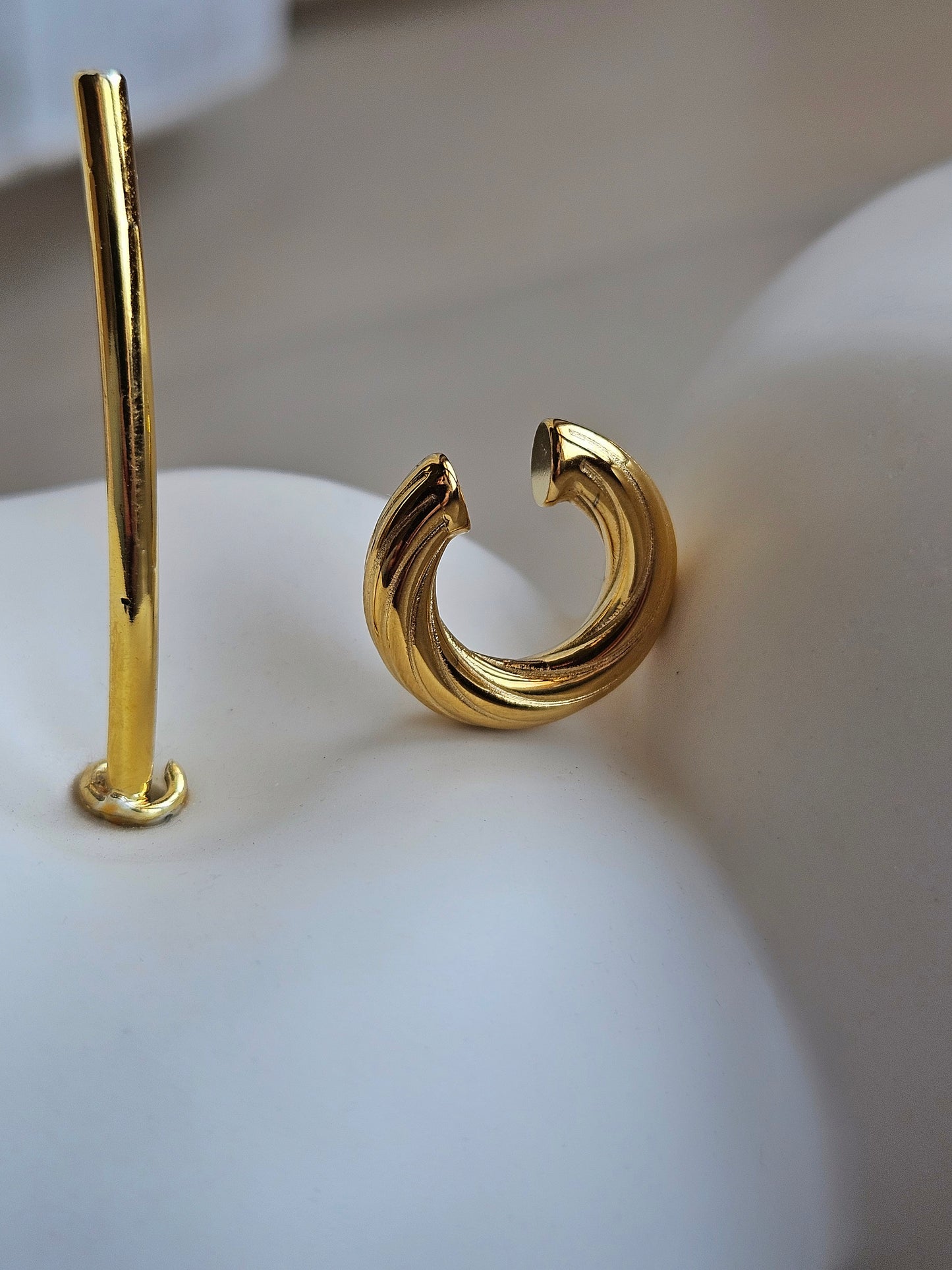 Ear cuff Twisted