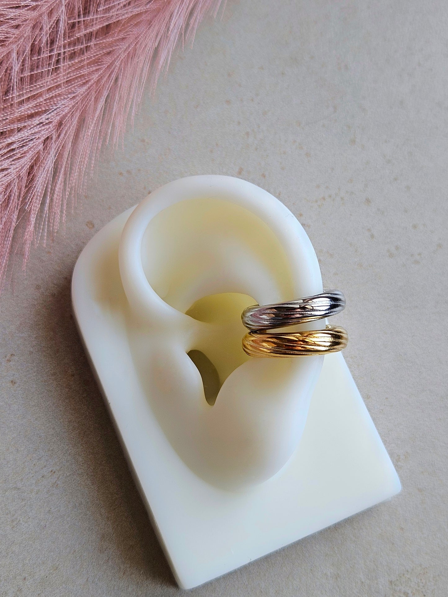 Ear cuff Twisted