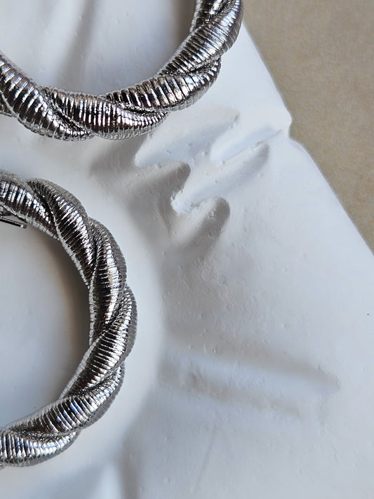Orecchini Hoop Intrecciati