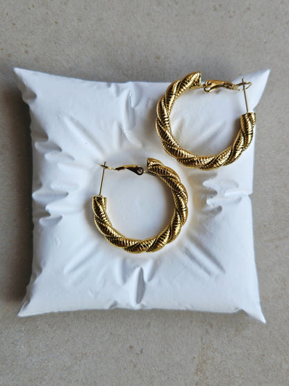 Orecchini Hoop Intrecciati